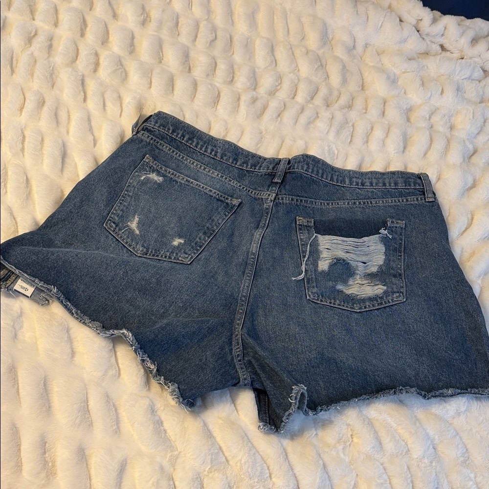 Arizona Jean Company Distressed Blue Denim Shorts SIZE 23 PLUS NEW WITH TAGS C3